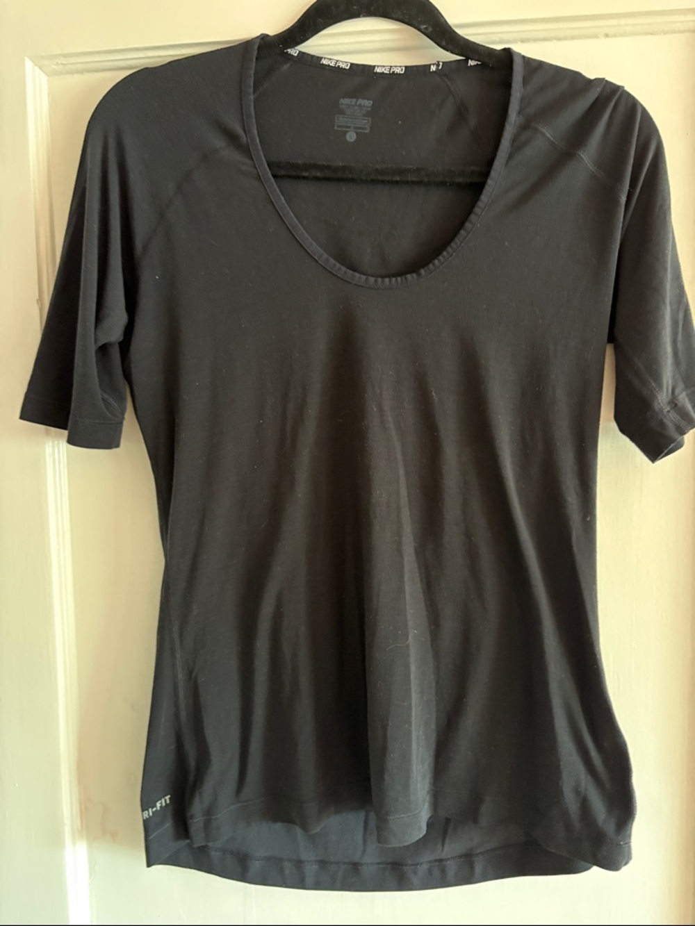 Nike Black Women's Short Sleeve Scoop Neck Performance Tee
